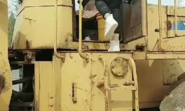 铲车的小姐姐,小姐姐的驾驶传奇